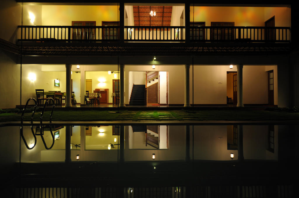 The Villa Romantica Nedumbassery Exterior foto