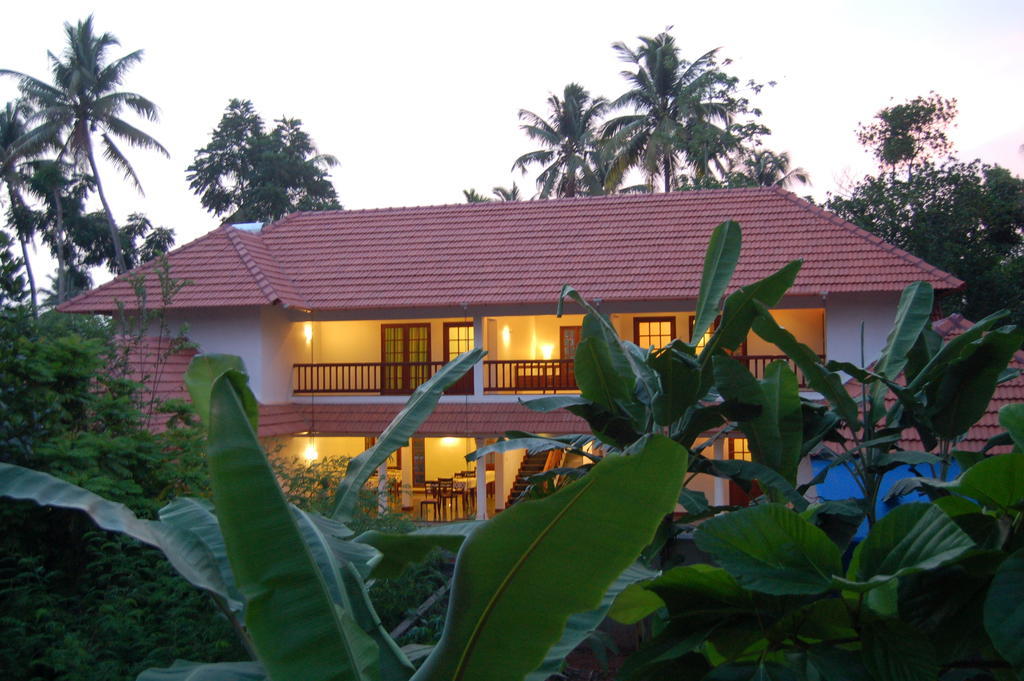 The Villa Romantica Nedumbassery Exterior foto
